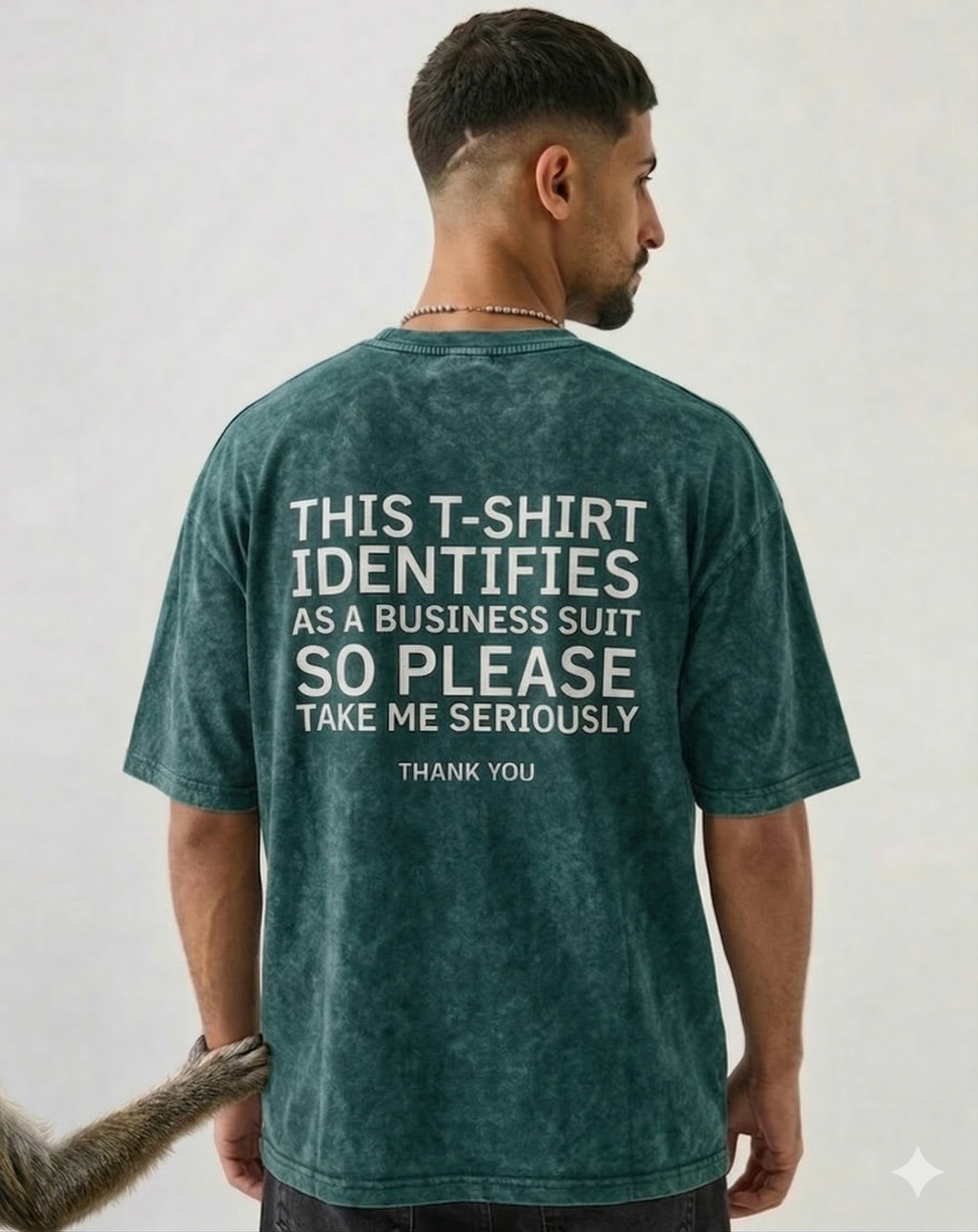 MARV T-SHIRT IDENTIFIES AS A BUSINESS SUIT - Washed oversize