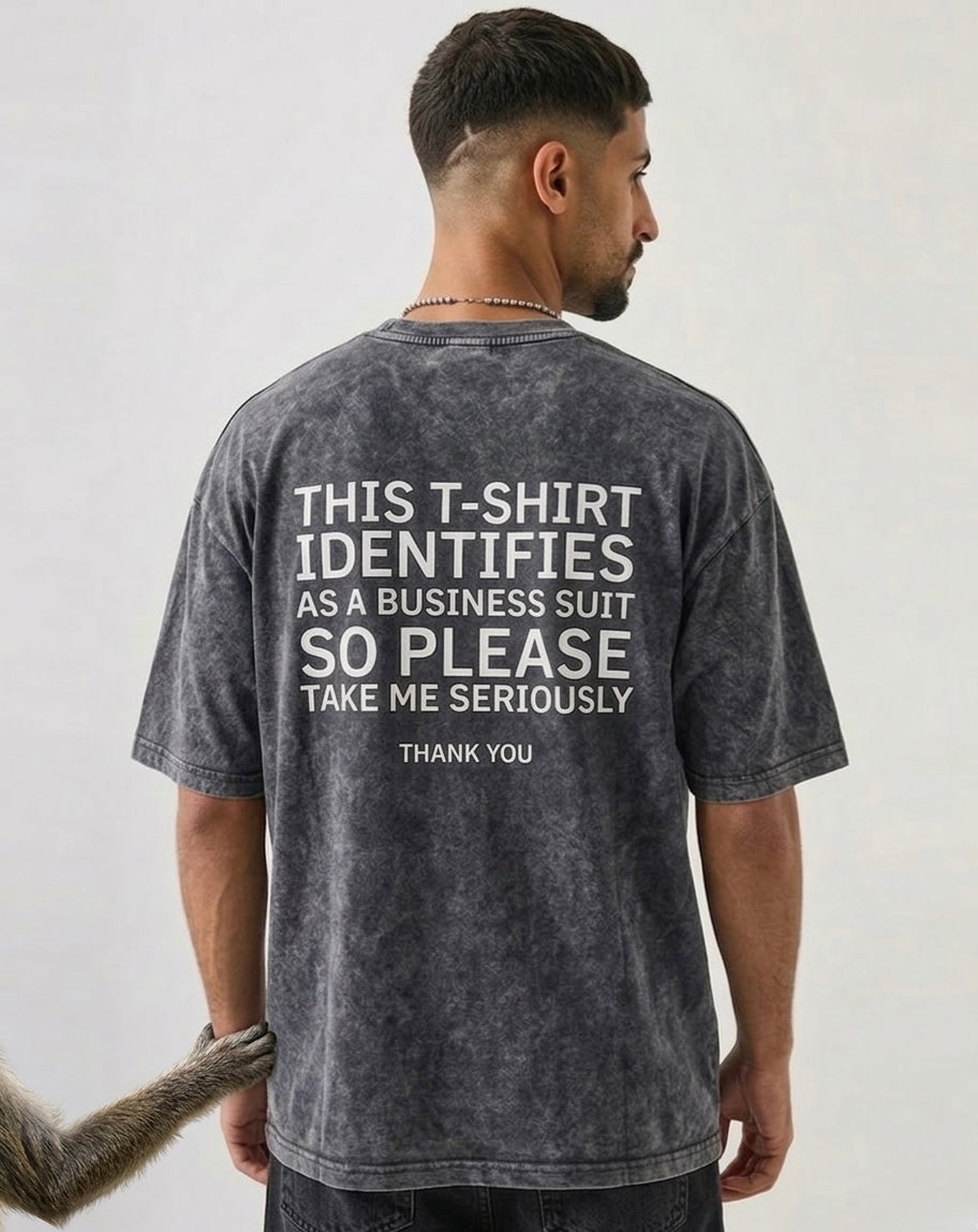 MARV T-SHIRT IDENTIFIES AS A BUSINESS SUIT - Washed oversize